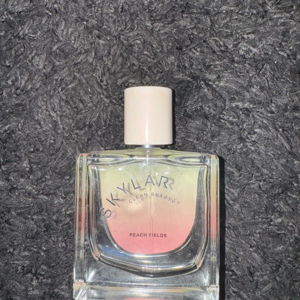 Skylar clean beauty peach fields